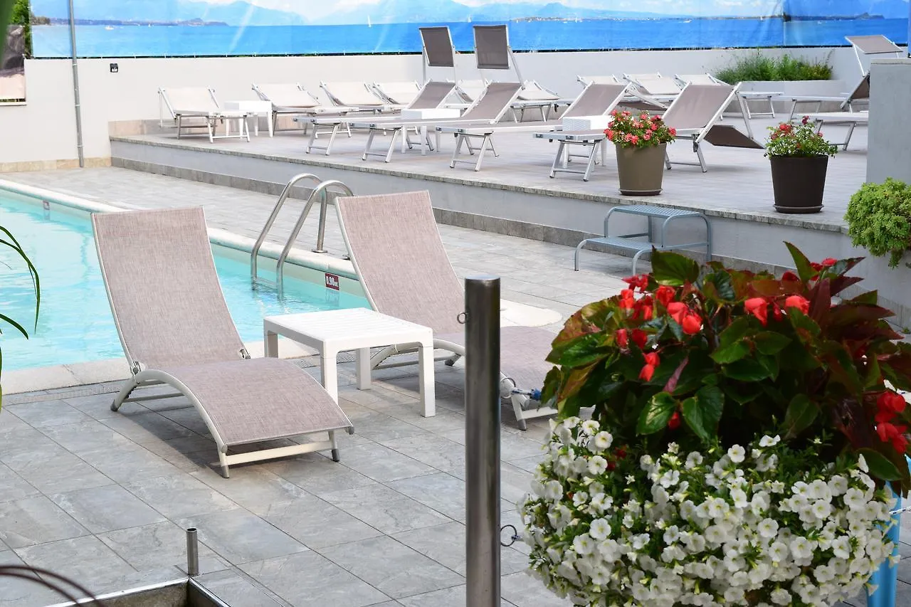 Hotel International Sirmione 3*,
