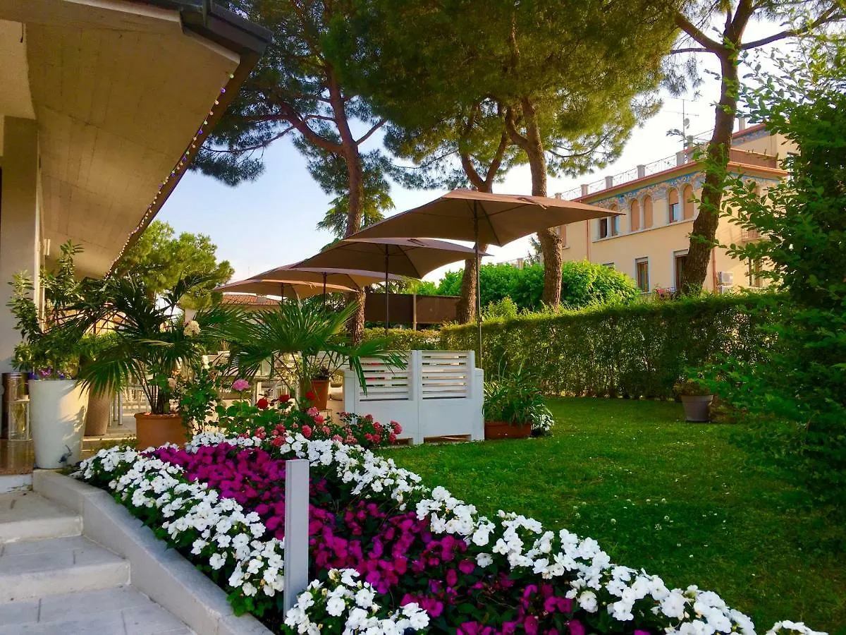 Hotel International Sirmione 3*,